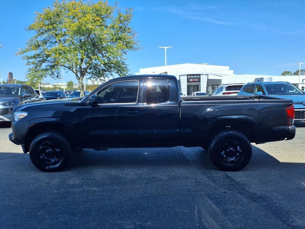 2019 Toyota Tacoma SR photo 3