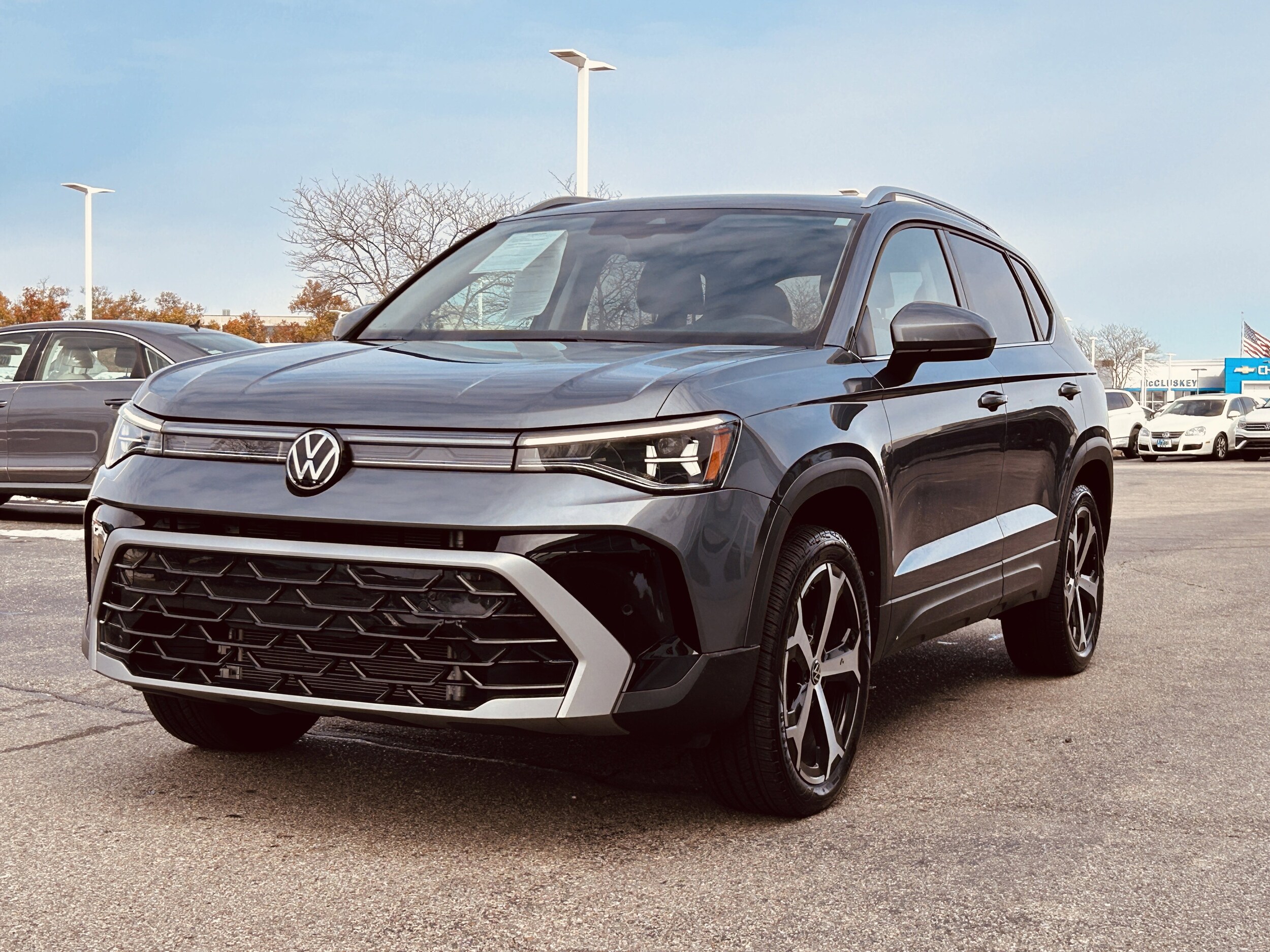 2025 Volkswagen Taos SEL photo 2