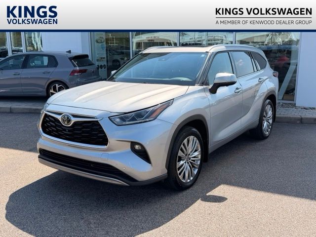 2024 Toyota Highlander SUV 