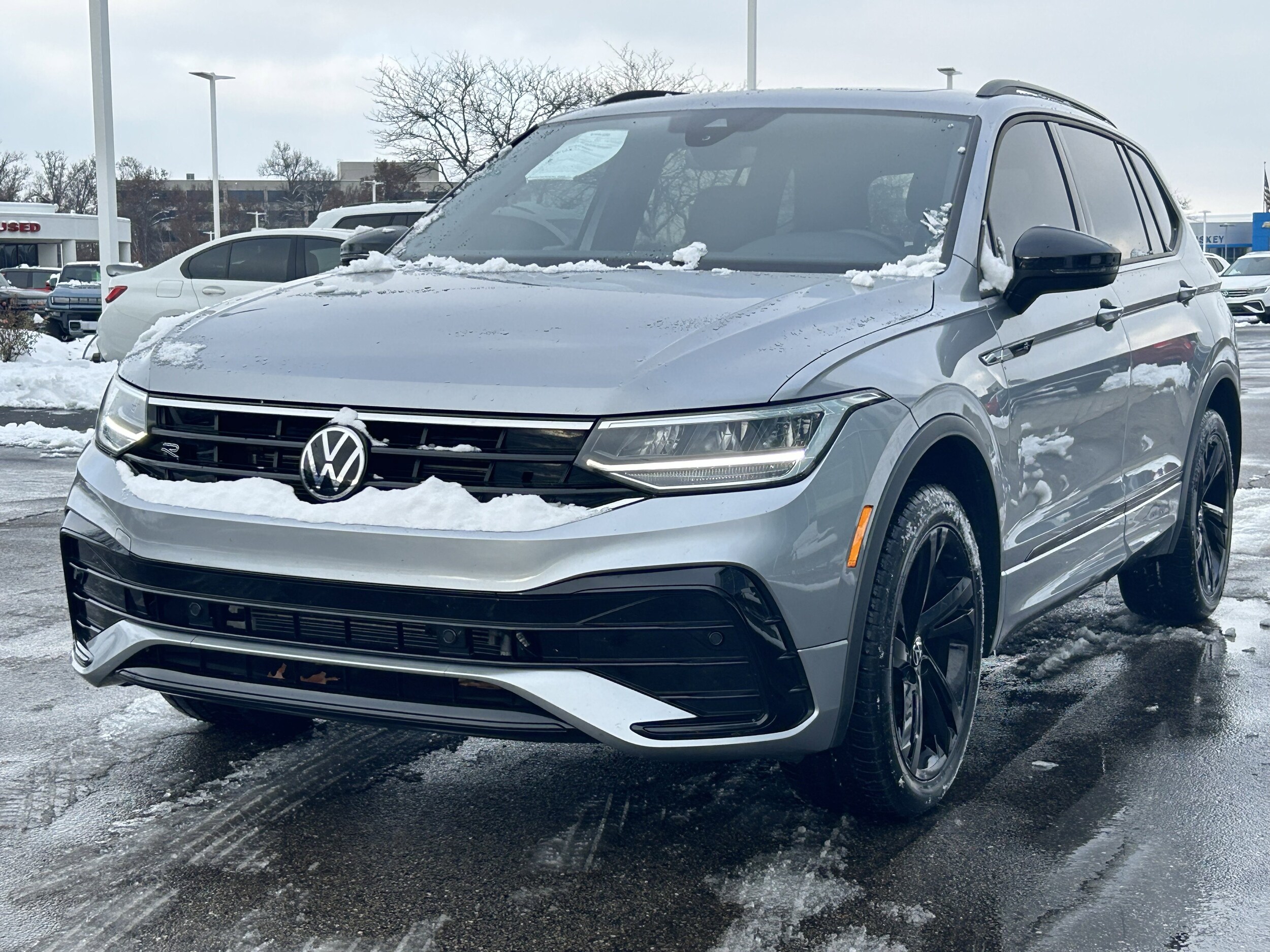 2023 Volkswagen Tiguan SE R-Line Black photo 3