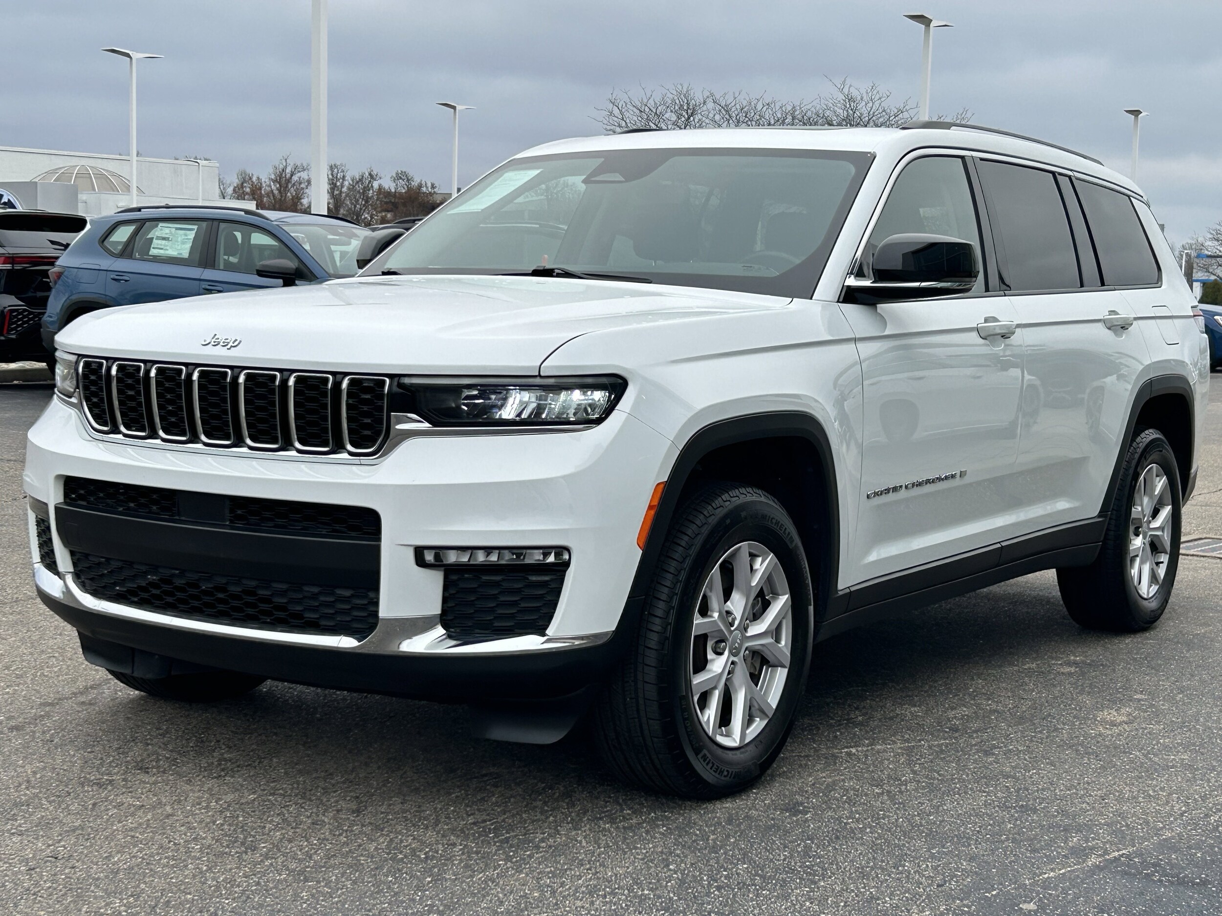 2022 Jeep Cherokee Limited photo 2