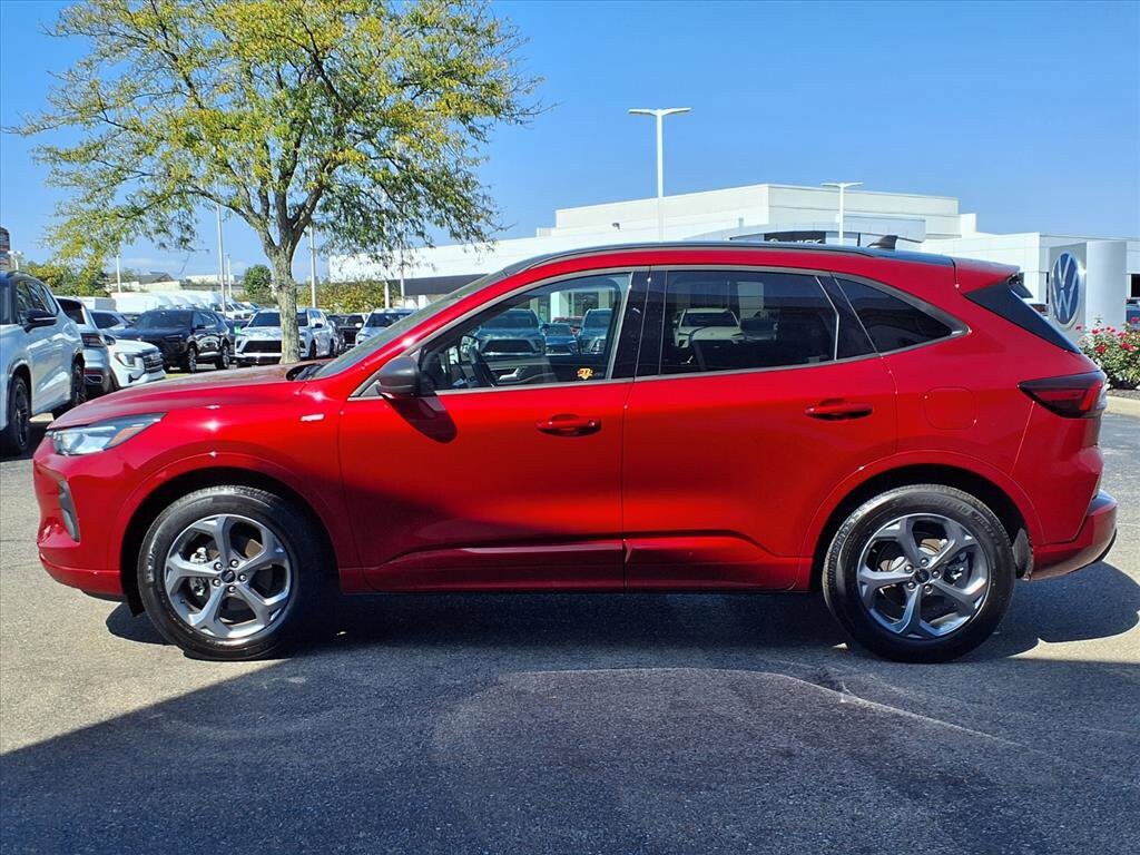 2024 Ford Escape ST-Line photo 3
