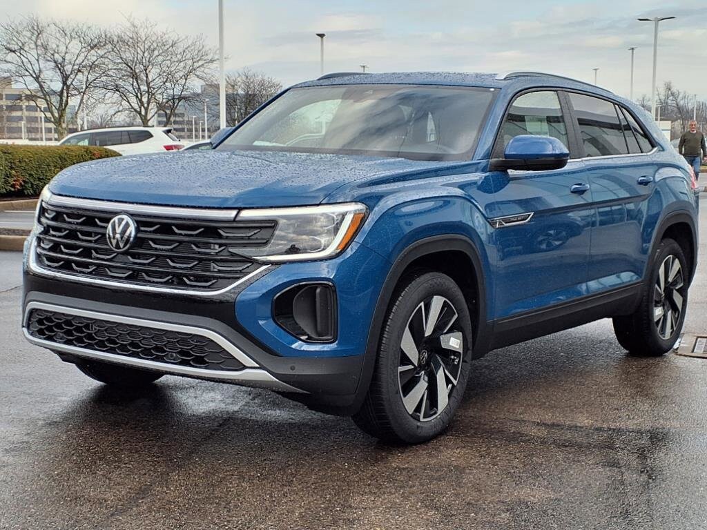 2025 Volkswagen Atlas Cross Sport SEL Premium R-Line photo 2
