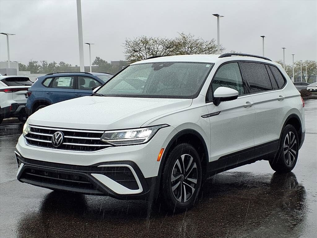 2024 Volkswagen Tiguan S photo 2