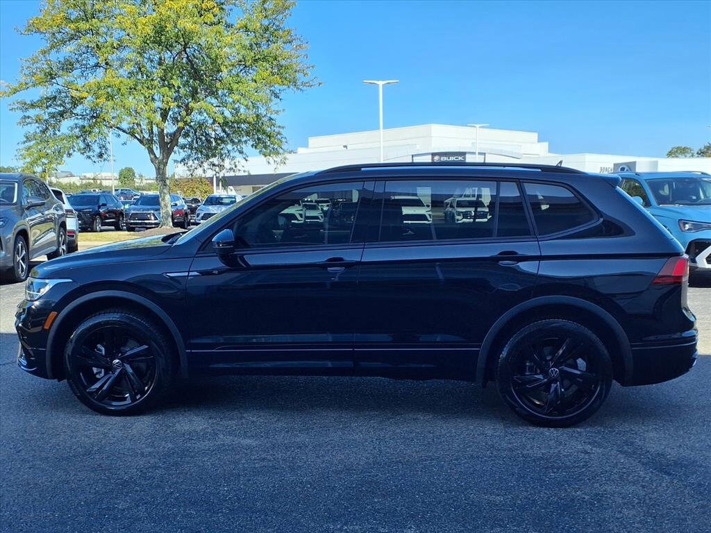 2024 Volkswagen Tiguan SE R-Line Black photo 3