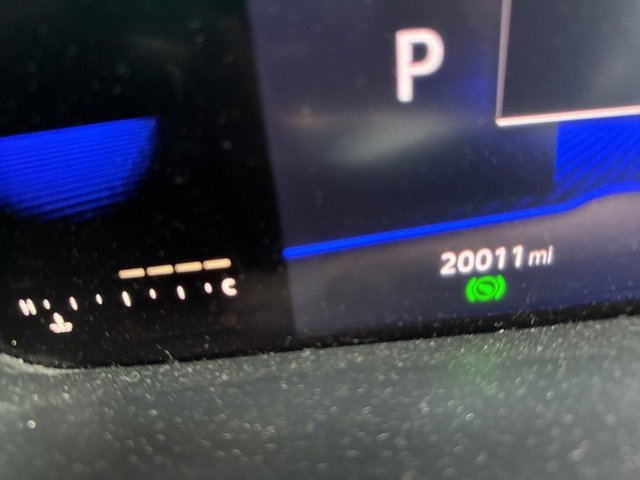 2022 Volkswagen Taos SE photo 2
