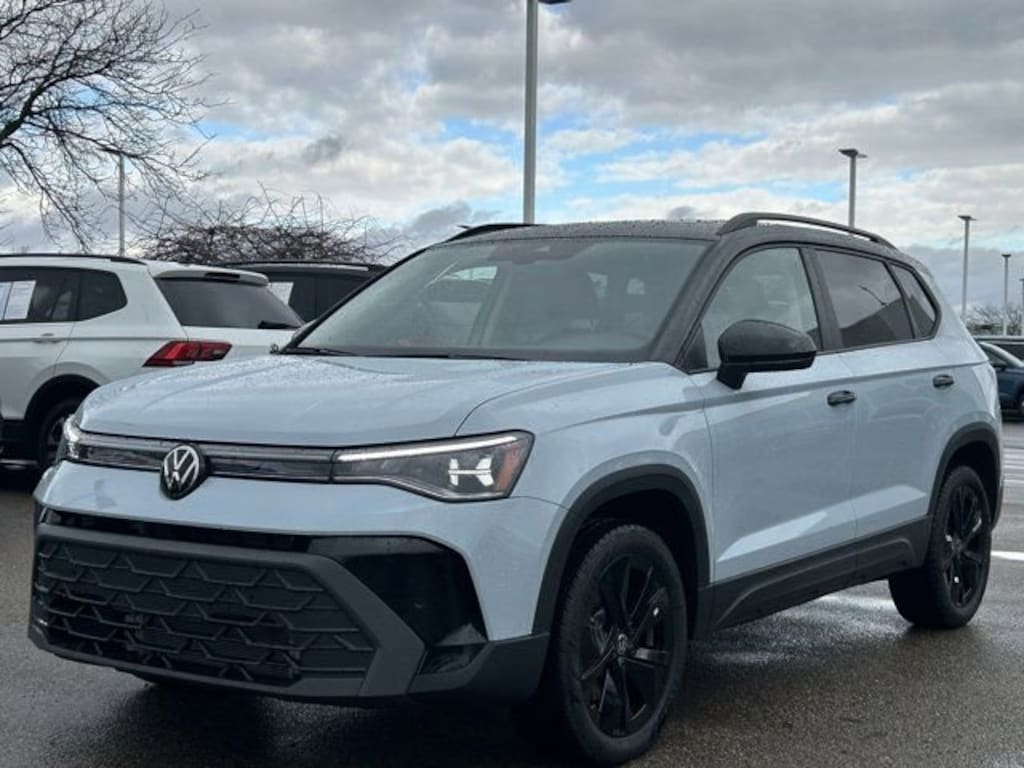 New 2026 Volkswagen Taos SE Black SUV