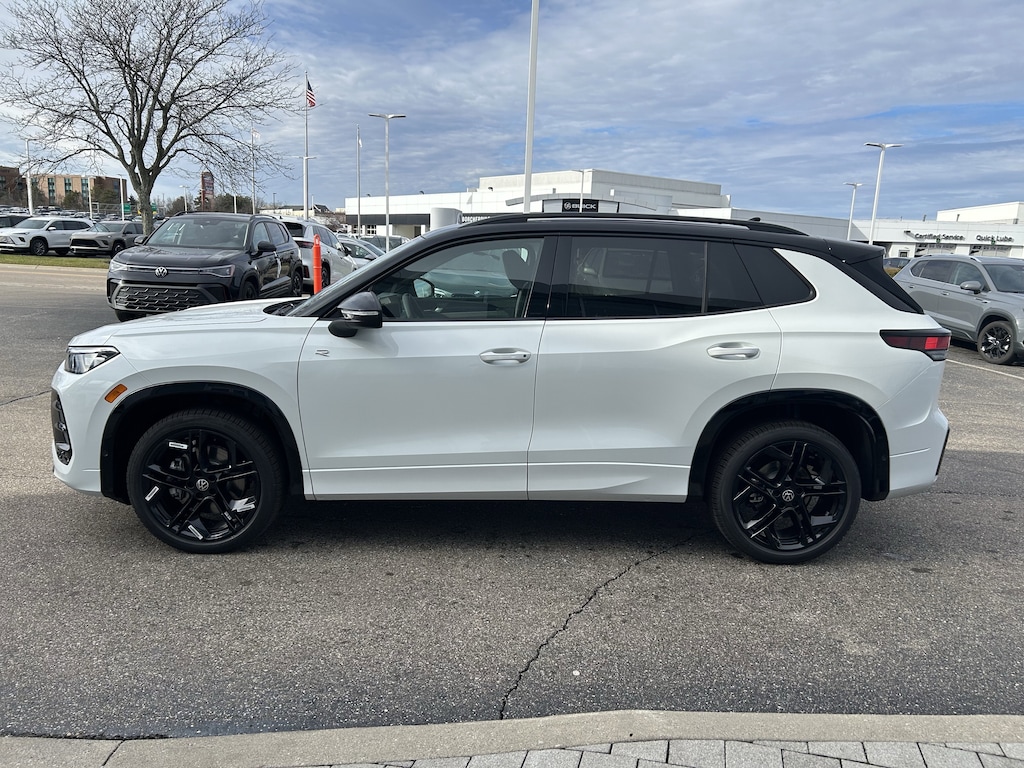 New 2026 Volkswagen Tiguan SE R-Line Black SUV