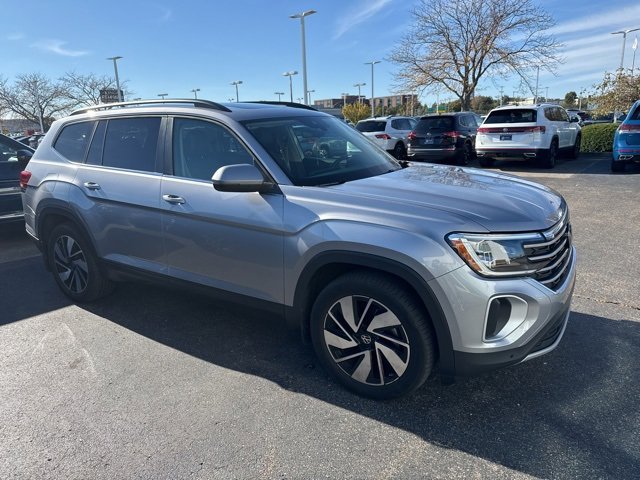 2024 Volkswagen Atlas SE Technology photo 2