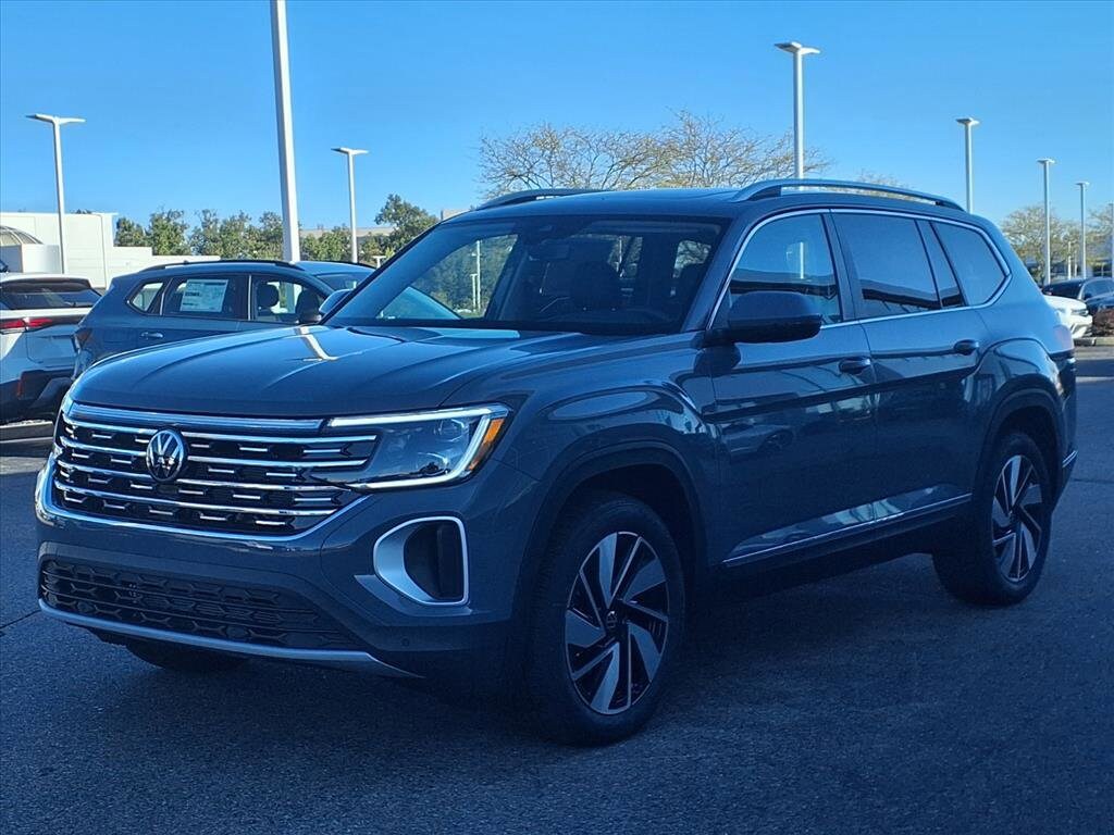 2026 Volkswagen Atlas SEL photo 2