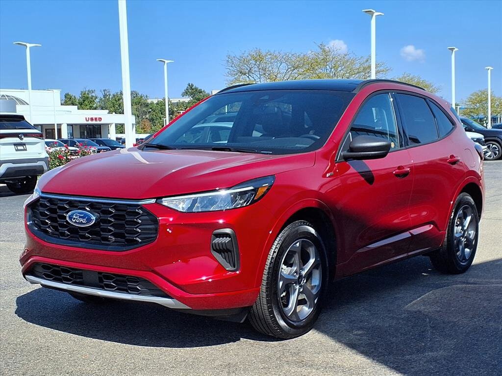 2024 Ford Escape ST-Line photo 2