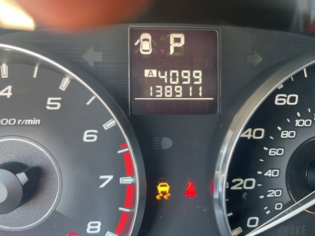 2011 Subaru Outback 2.5i Premium photo 3