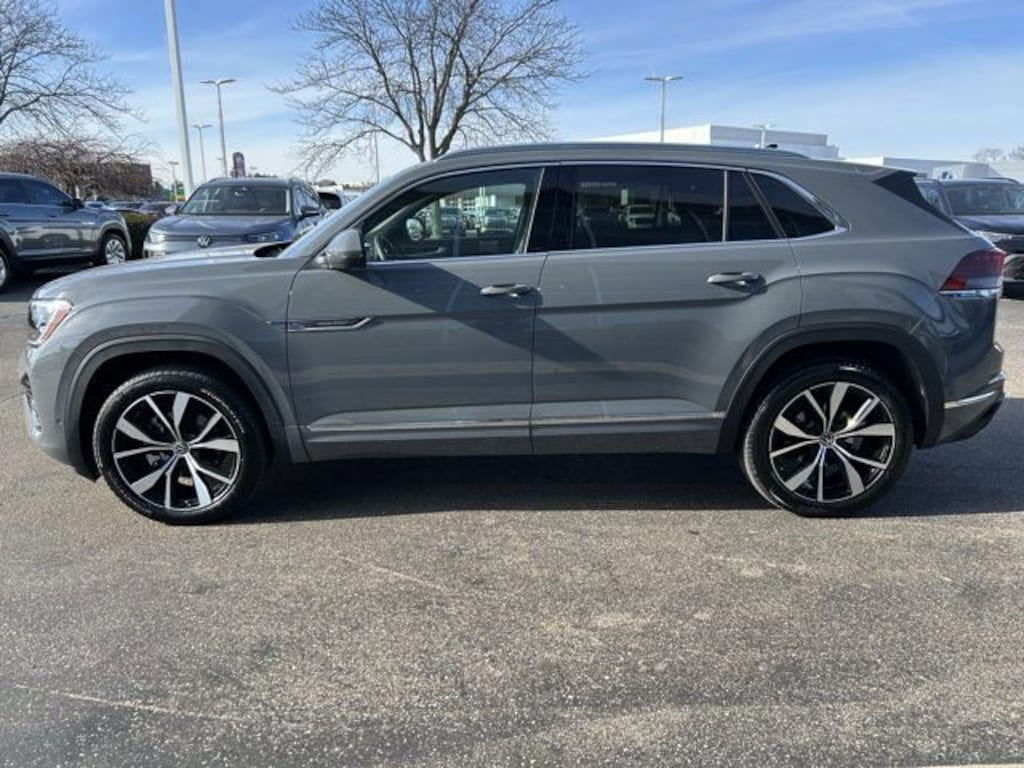 New 2026 Volkswagen Atlas Cross Sport 2.0T SEL Premium R-Line SUV