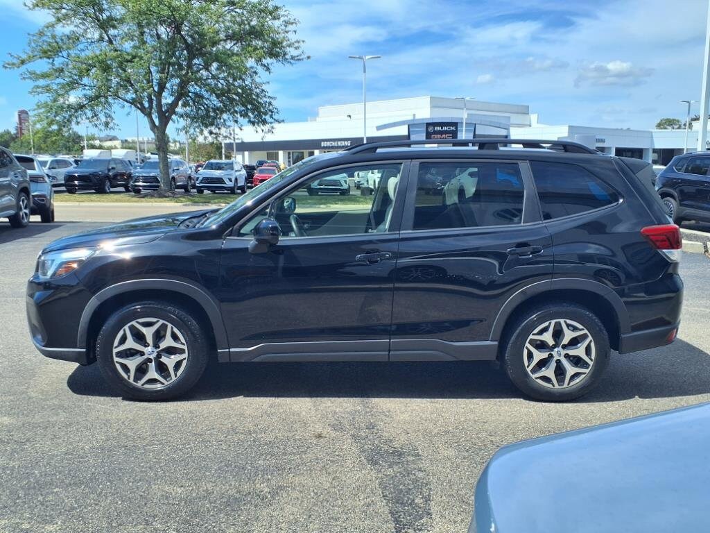 2020 Subaru Forester Premium photo 3