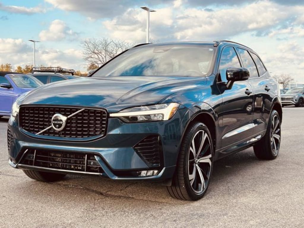 Used 2022 Volvo XC60 B6 AWD R-Design SUV