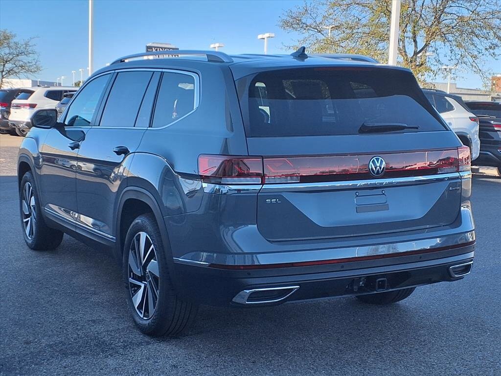 2026 Volkswagen Atlas SEL photo 4