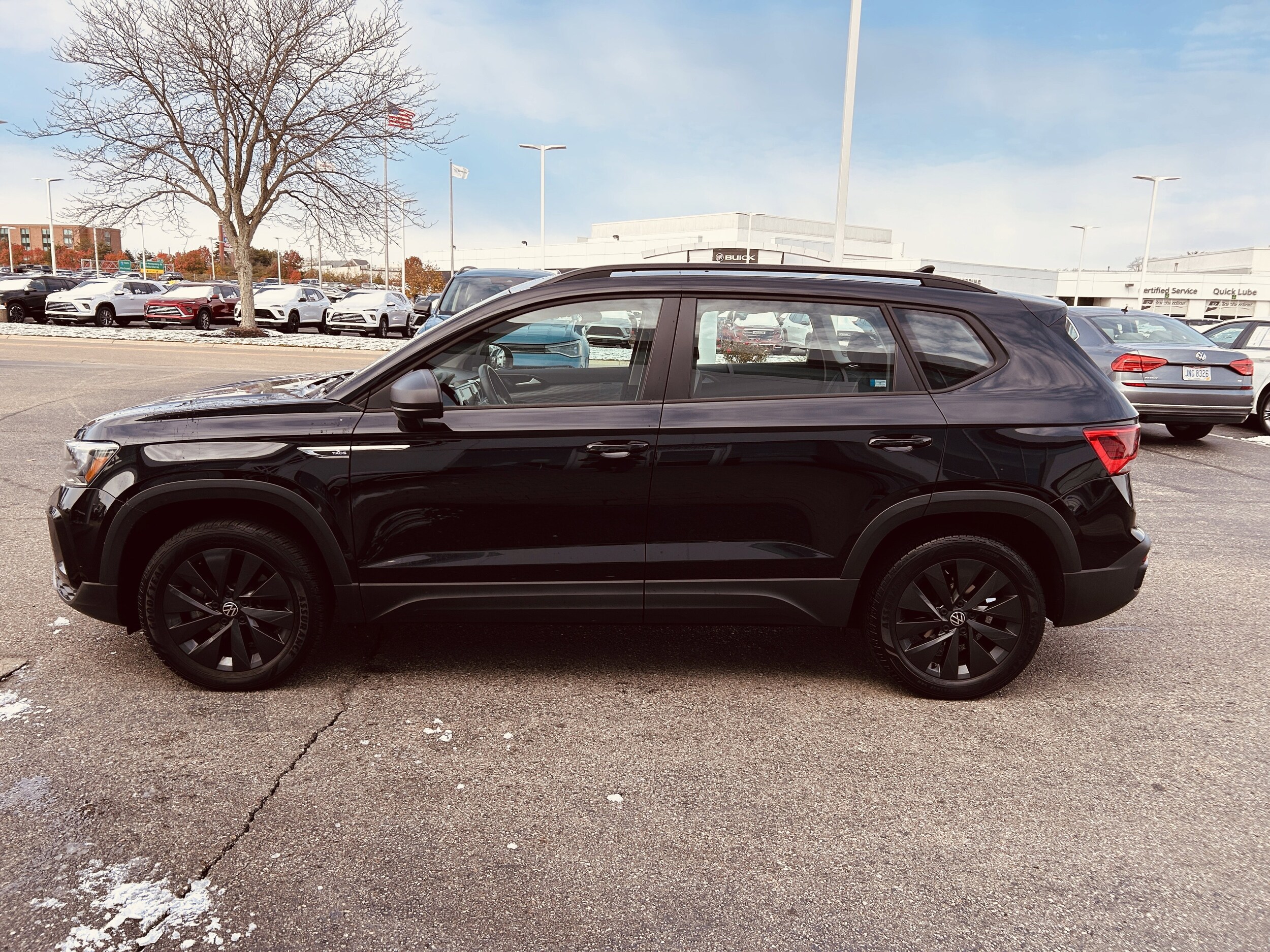 2022 Volkswagen Taos S photo 4