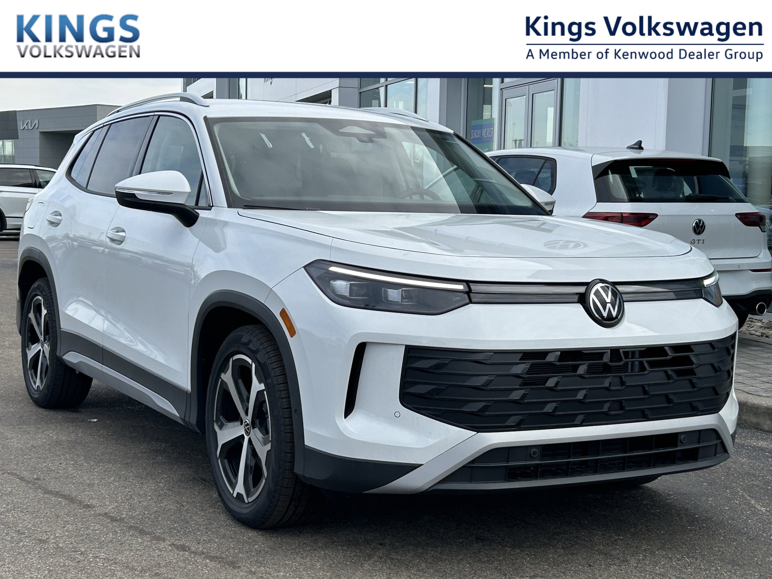 2026 Volkswagen Tiguan SE's photo