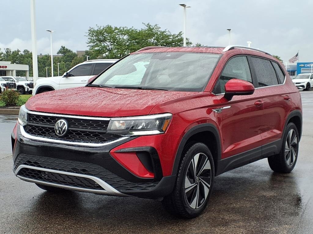 2024 Volkswagen Taos SE photo 2