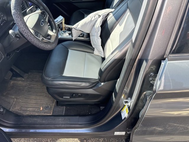 2022 Ford Explorer XLT photo 3