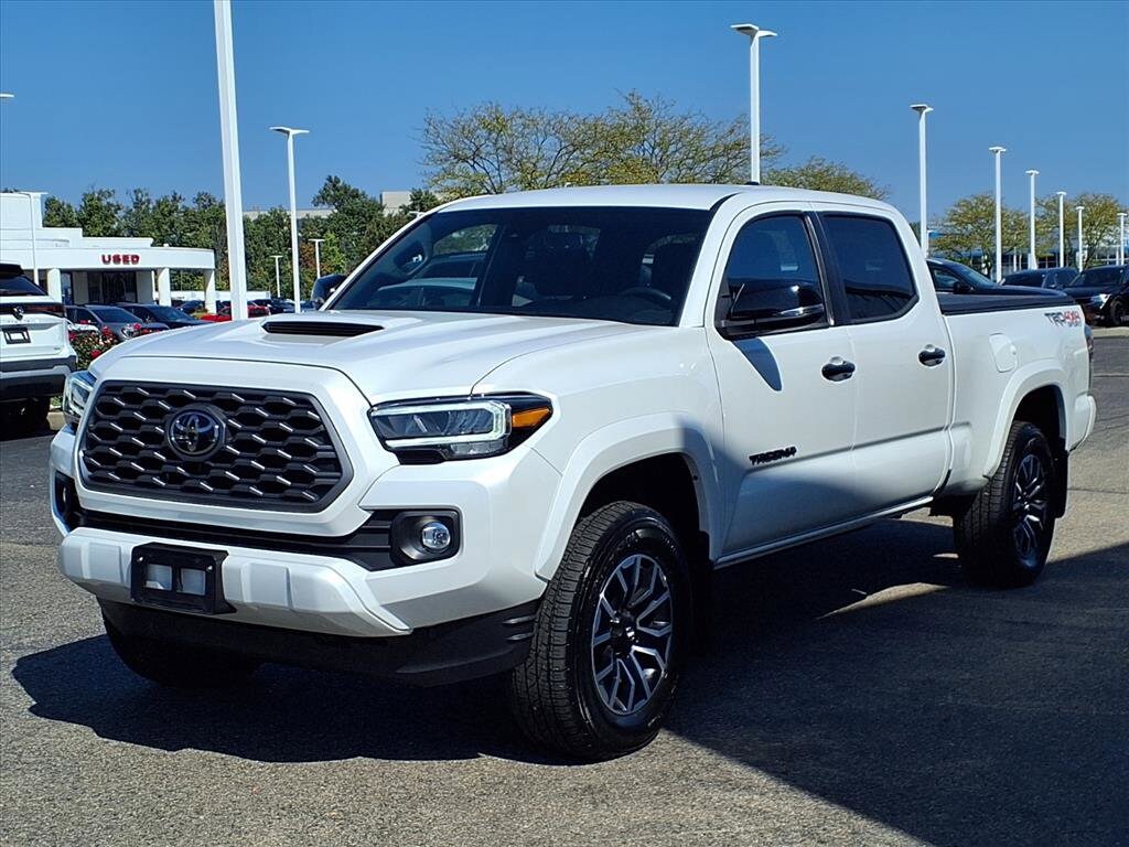 2023 Toyota Tacoma TRD Sport V6 photo 2