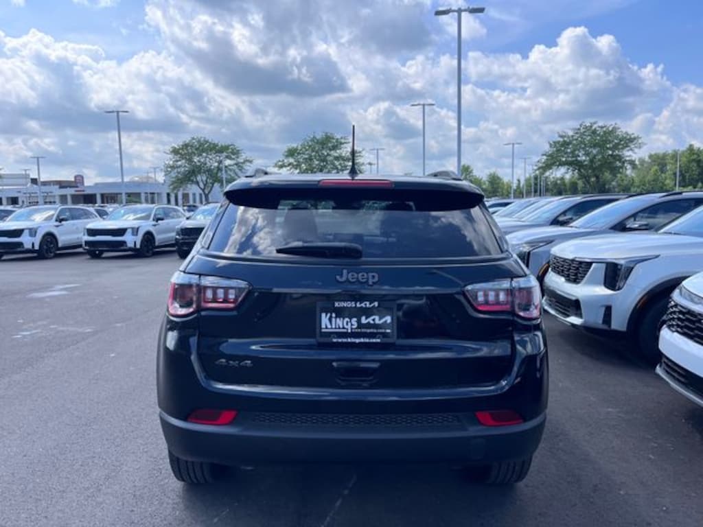 Used 2024 Jeep Compass Latitude SUV