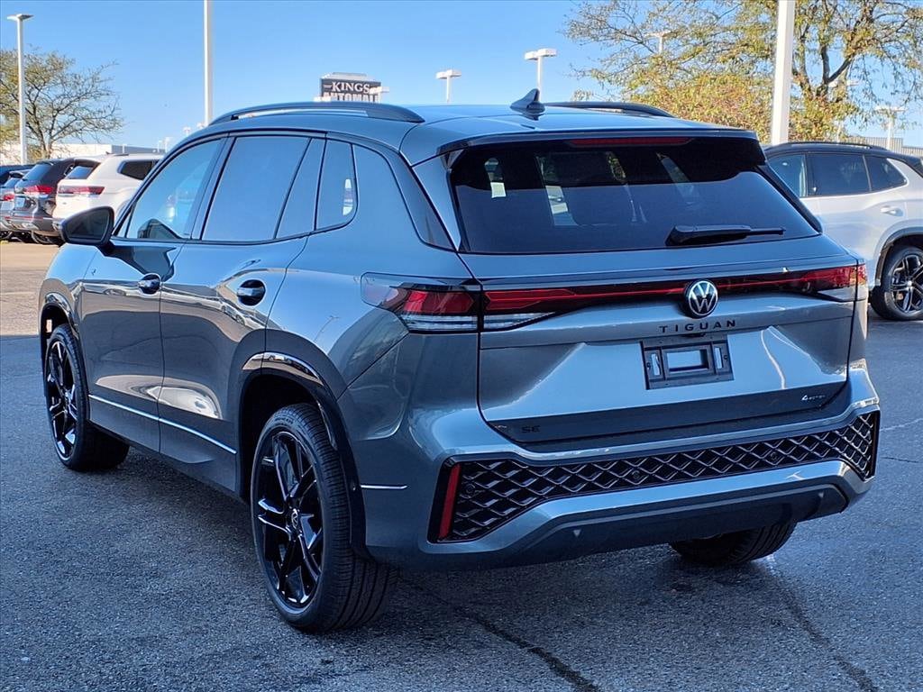 New 2025 Volkswagen Tiguan SE R-Line Black SUV