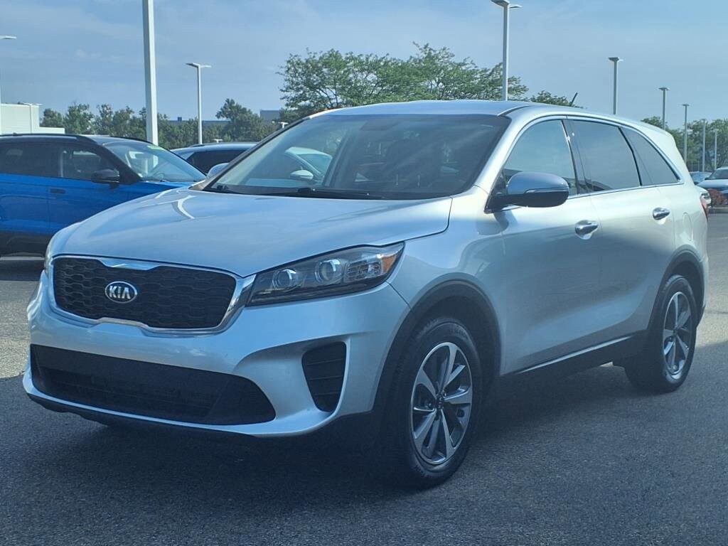 2020 Kia Sorento LX photo 2