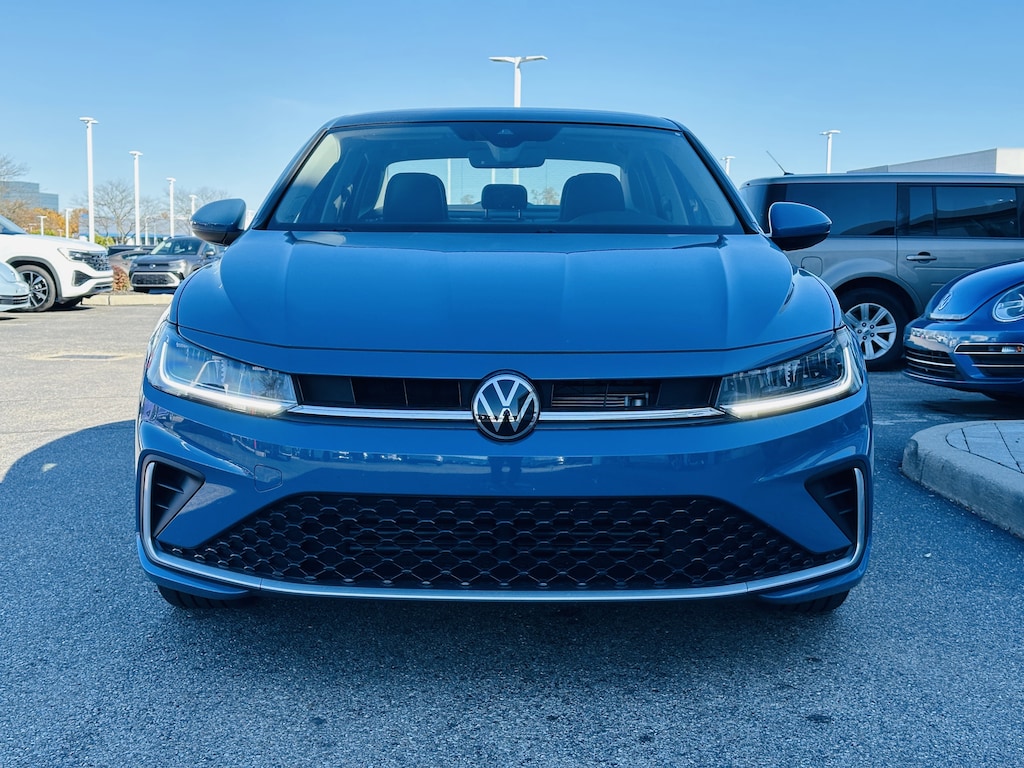 New 2025 Volkswagen Jetta SE Sedan