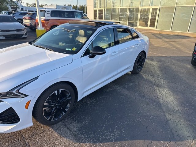 2022 Kia K5 GT-Line photo 3