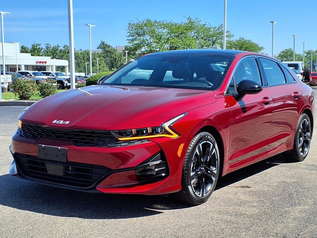 2023 Kia K5 GT-Line photo 2
