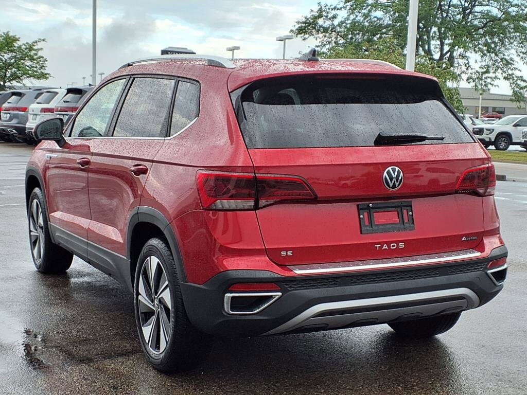 2024 Volkswagen Taos SE photo 4