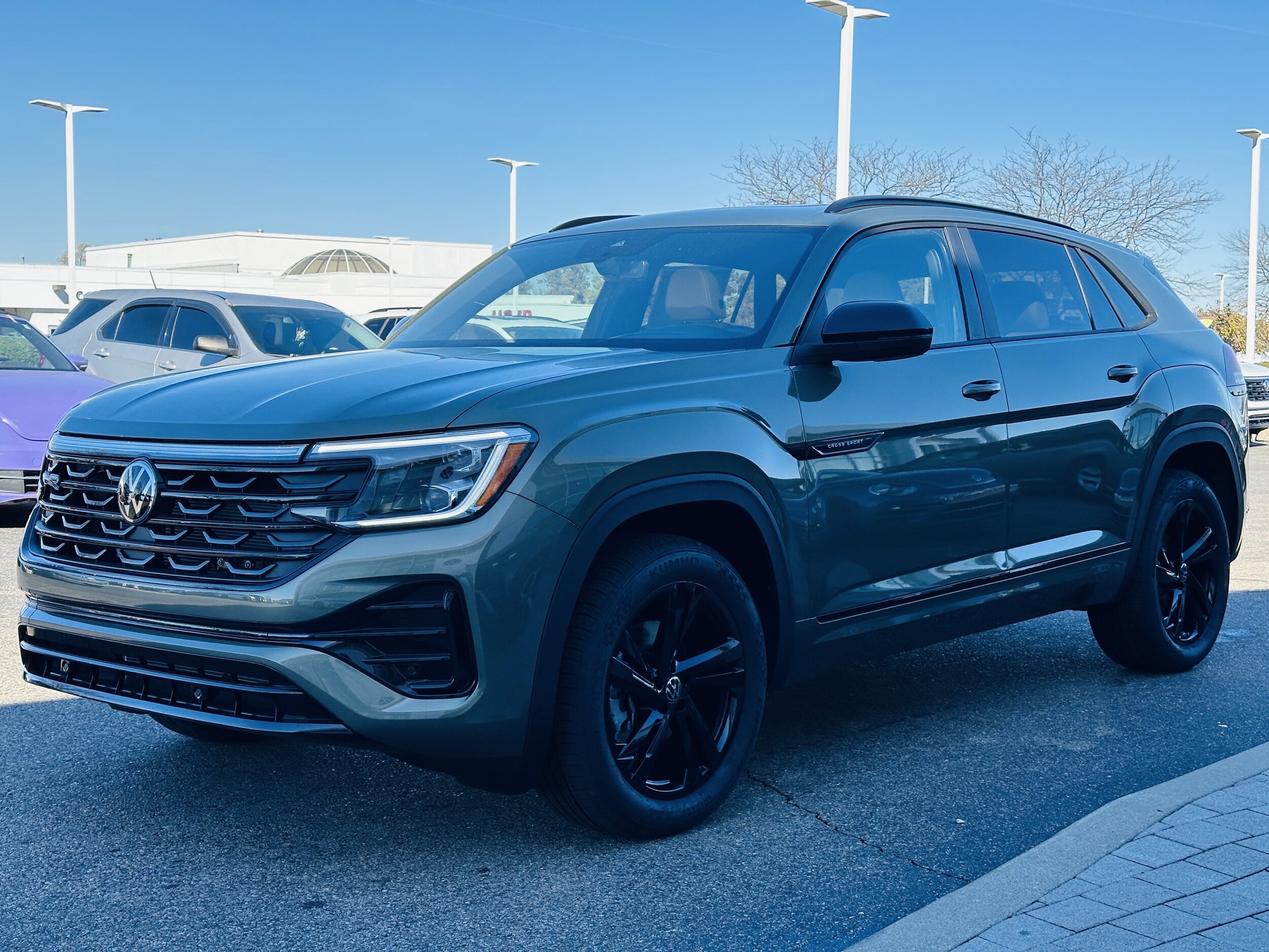 2026 Volkswagen Atlas Cross Sport SEL R-Line photo 2