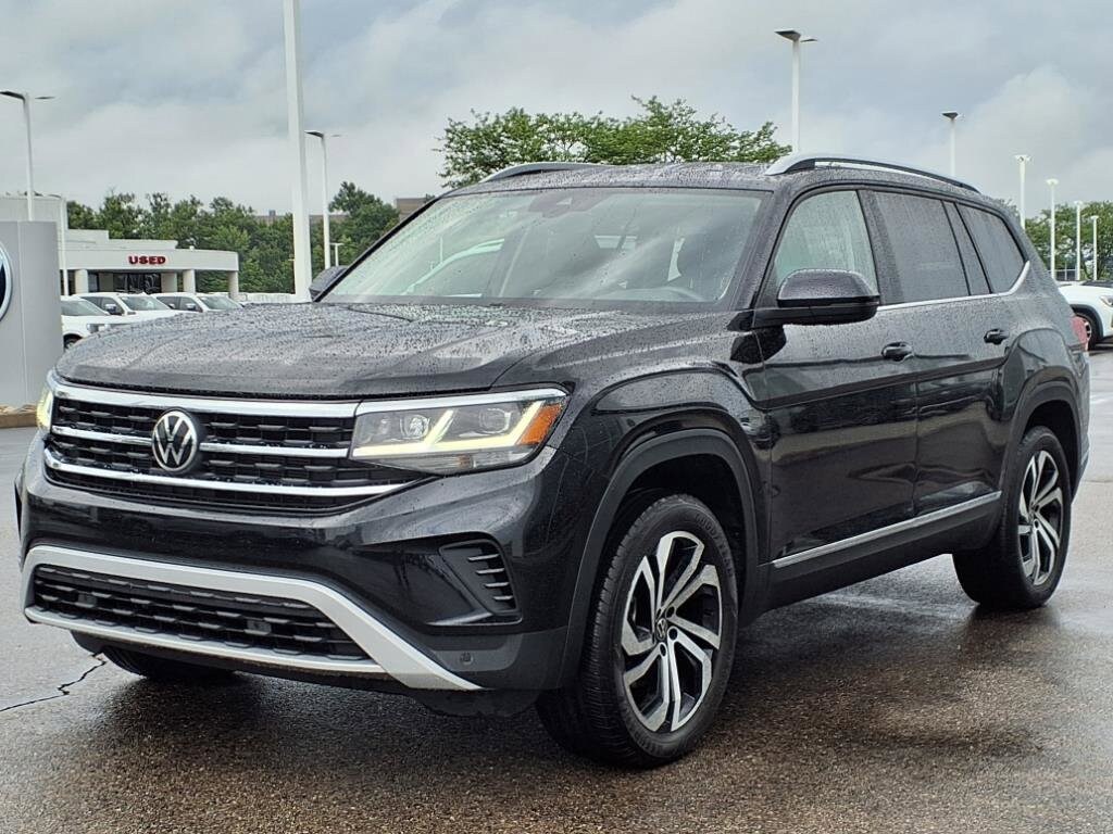 2022 Volkswagen Atlas SEL photo 2