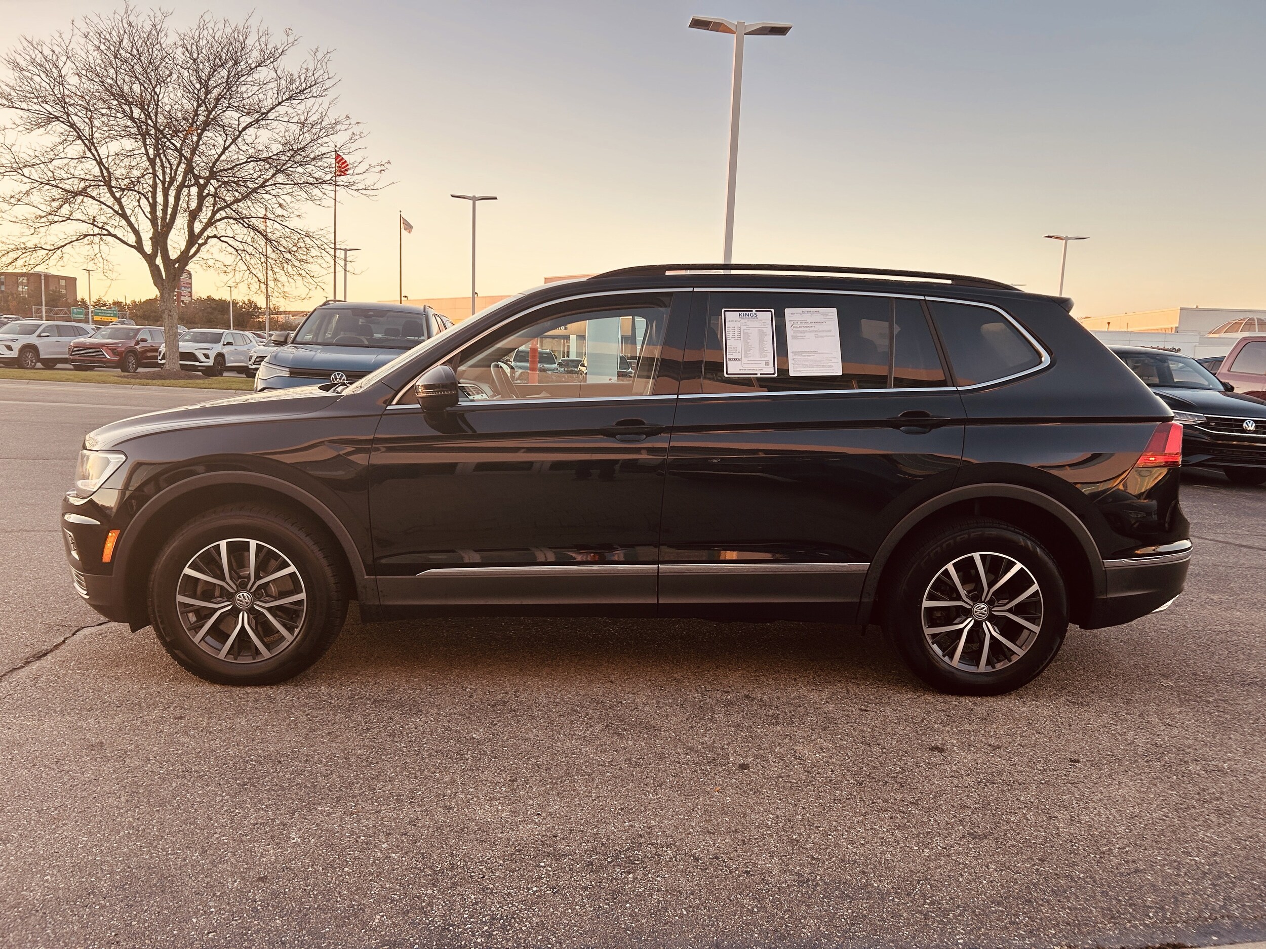 2020 Volkswagen Tiguan SE photo 4