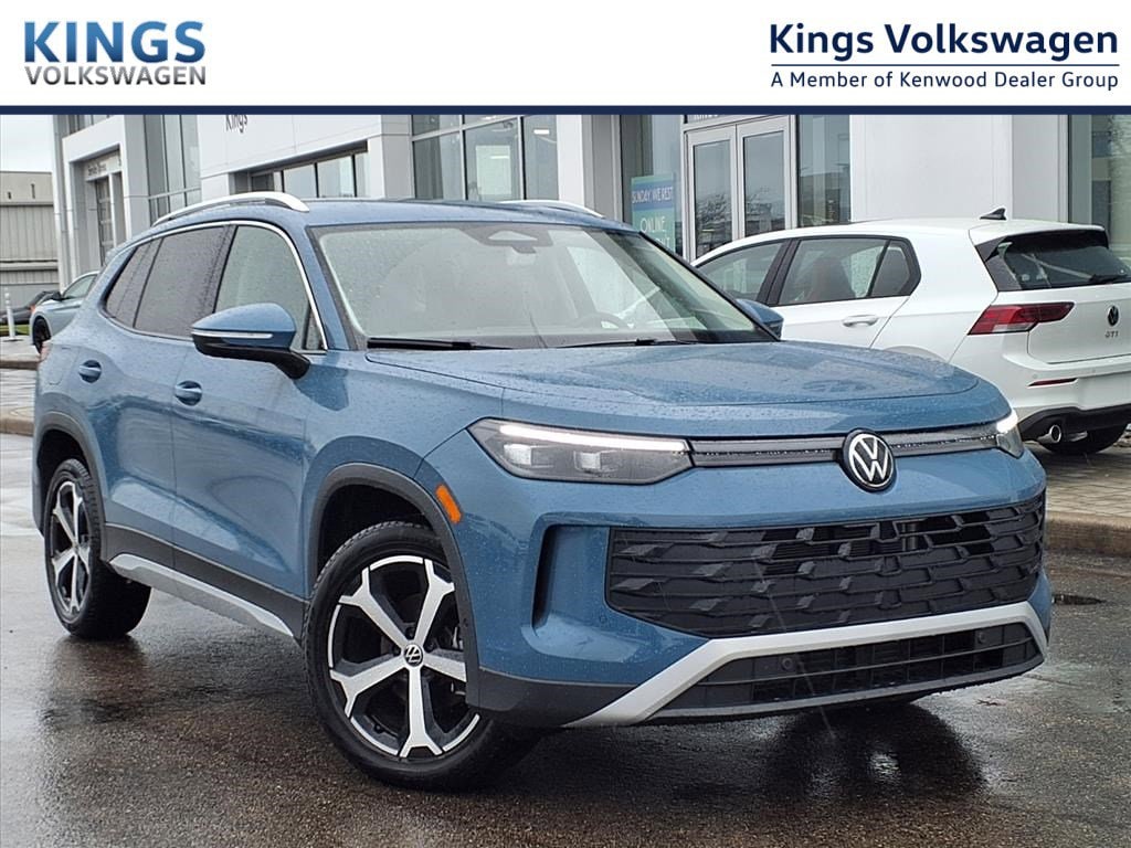New 2025 Volkswagen Tiguan SE SUV
