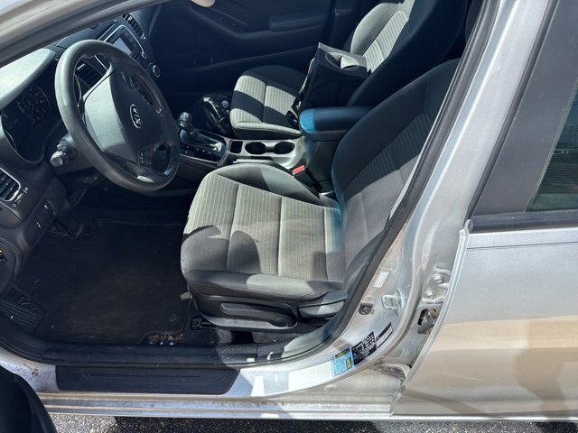 2017 Kia Forte LX photo 3