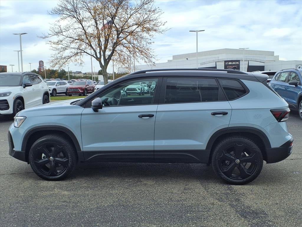 Used 2025 Volkswagen Taos 1.5T SE Black SUV