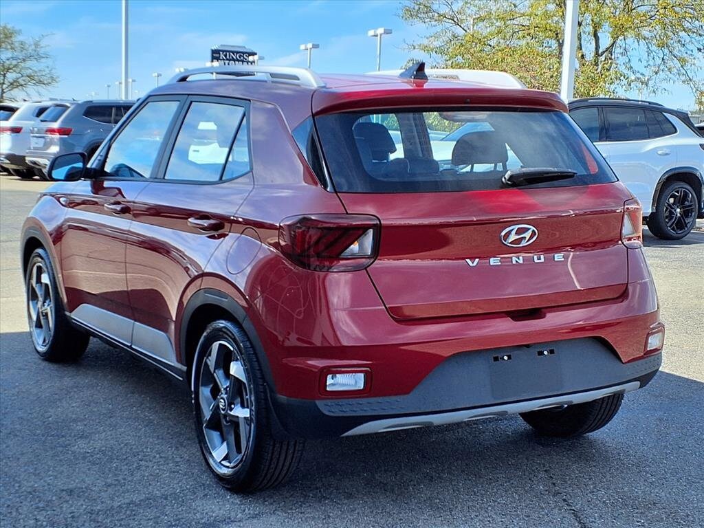 2022 Hyundai Venue SEL Limited photo 4