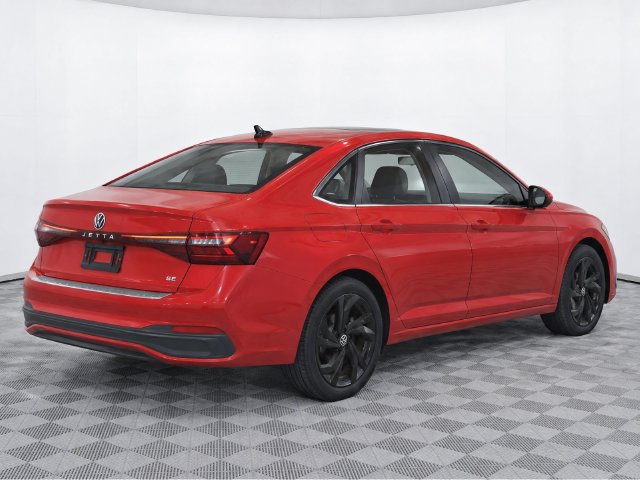 Used 2025 Volkswagen Jetta 1.5T SE Sedan