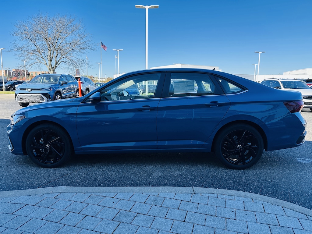 New 2025 Volkswagen Jetta SE Sedan