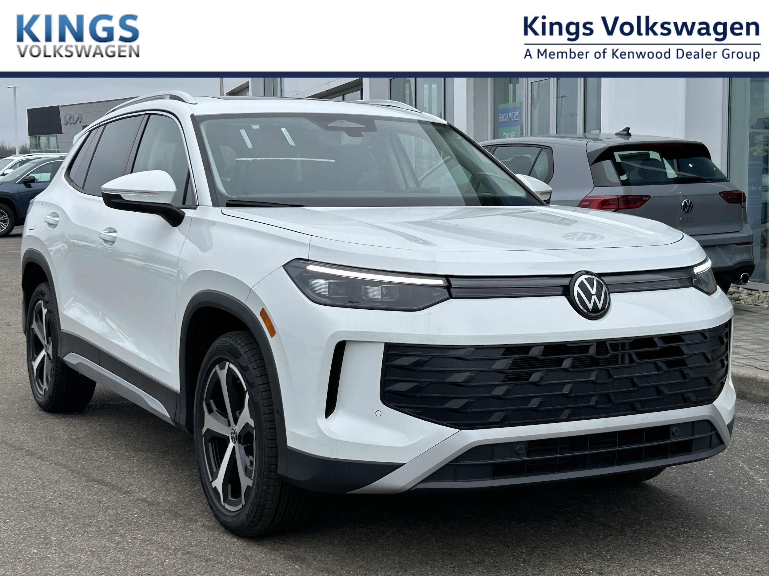 2026 Volkswagen Tiguan SE's photo