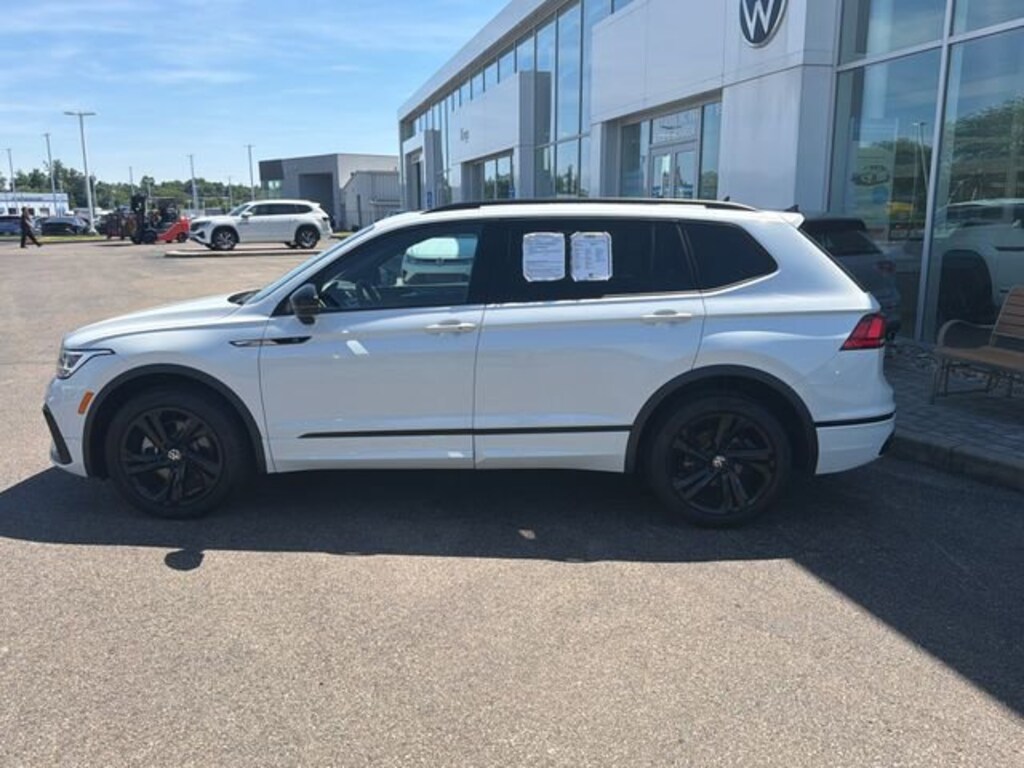 Certified 2024 Volkswagen Tiguan 2.0T SE R-Line Black SUV