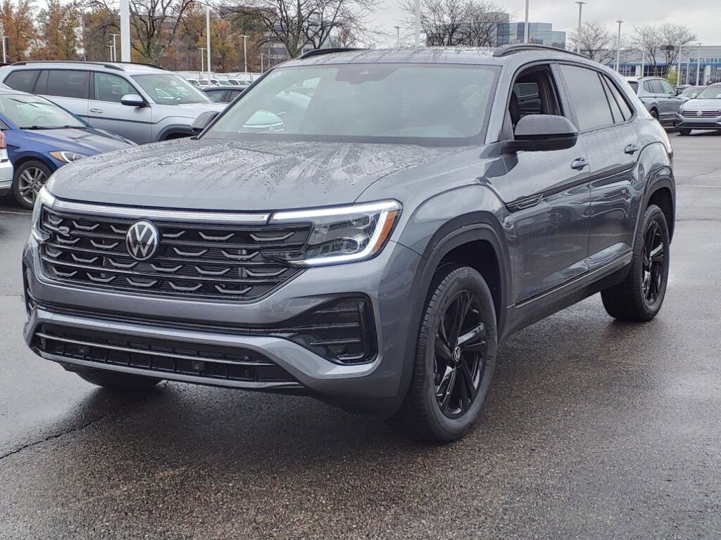 2025 Volkswagen Atlas Cross Sport SEL R-Line photo 2