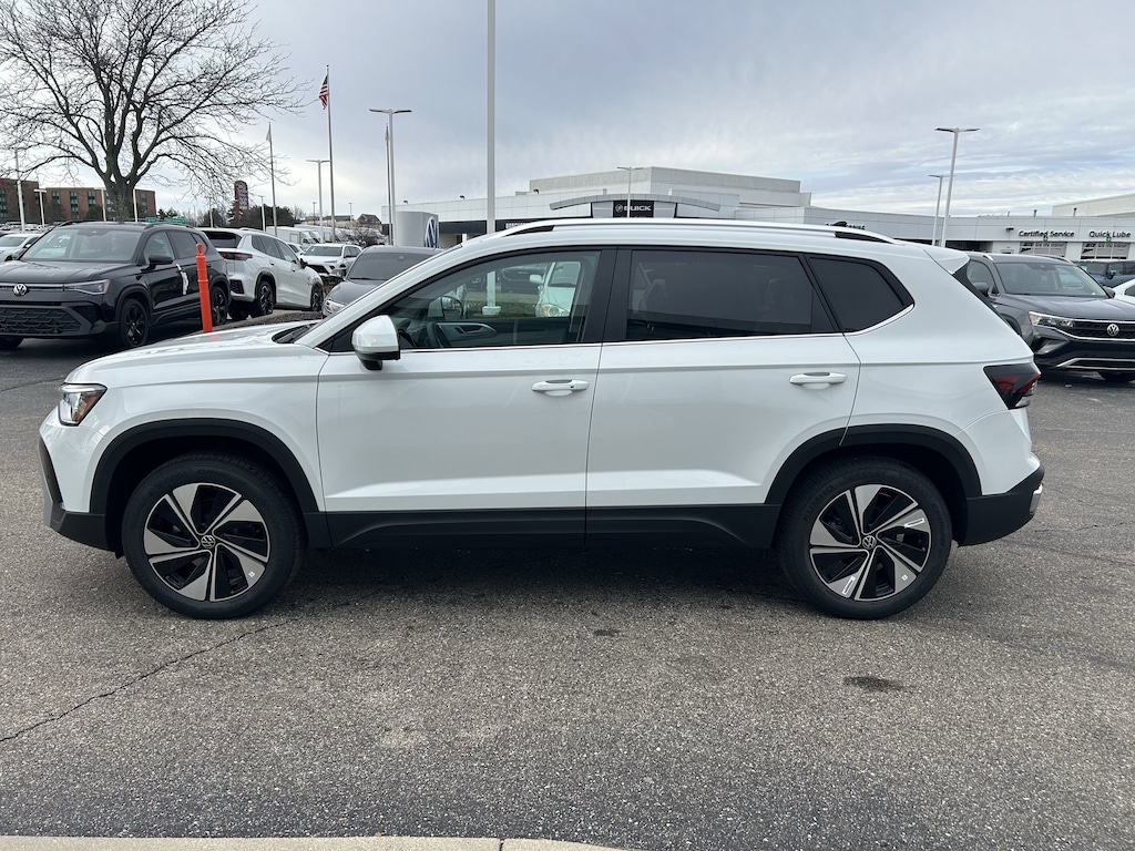 New 2026 Volkswagen Taos SE SUV