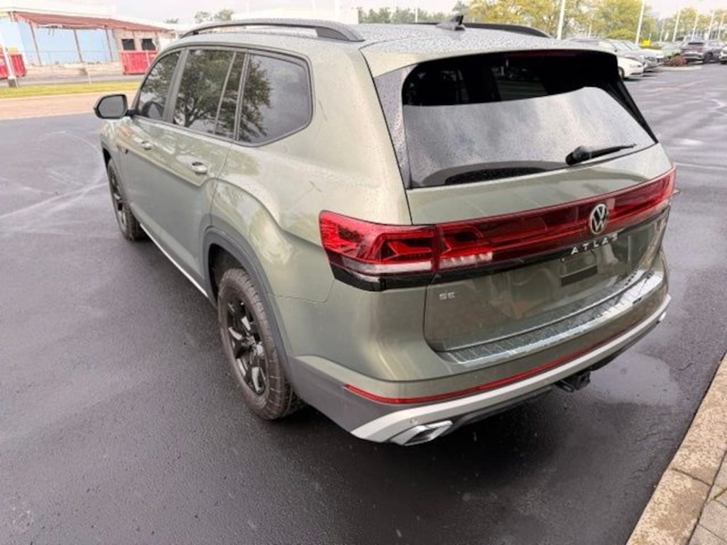 Certified 2025 Volkswagen Atlas 2.0T Peak Edition SUV