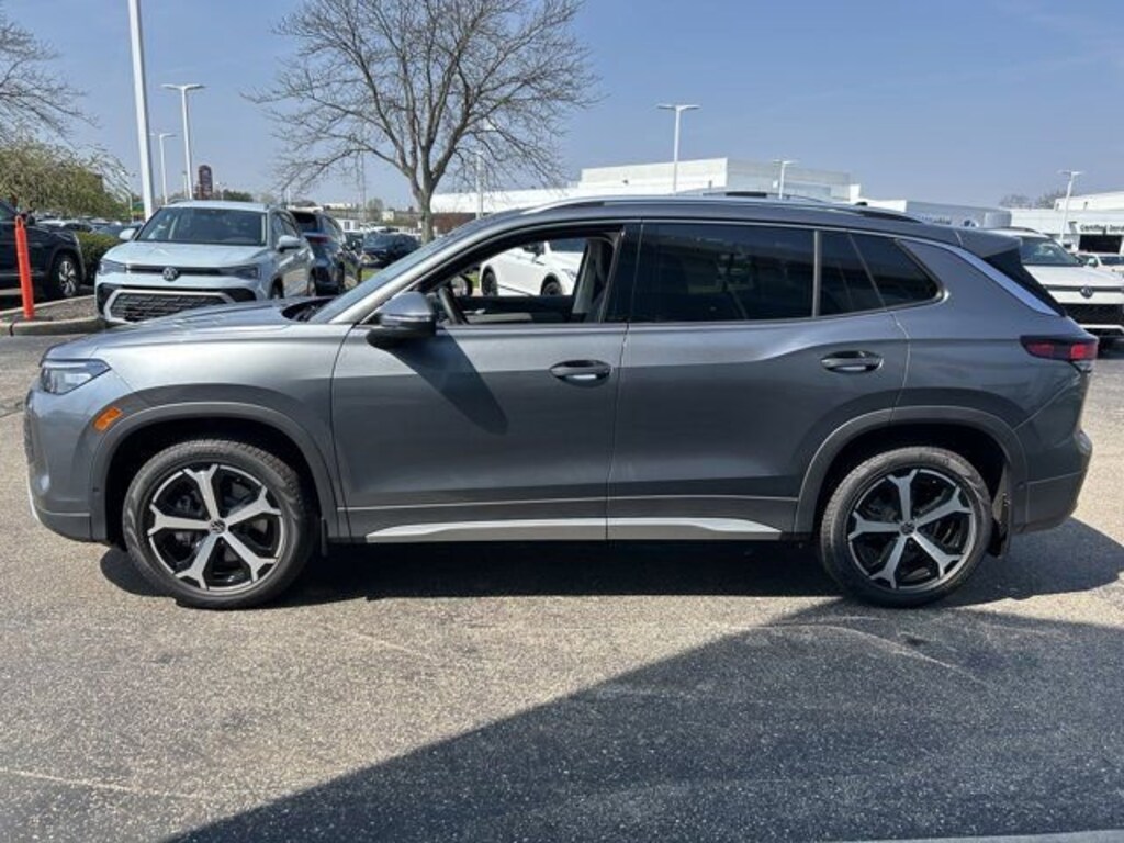 New 2026 Volkswagen Tiguan SE SUV