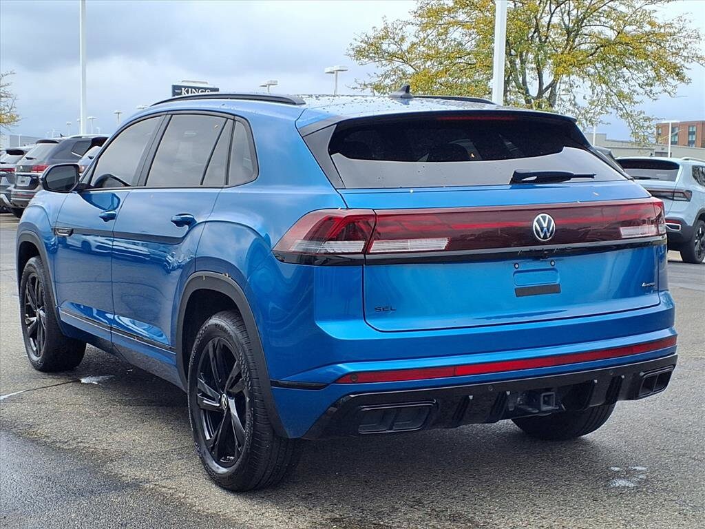 2025 Volkswagen Atlas Cross Sport SEL R-Line photo 4