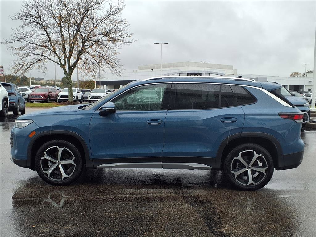 New 2025 Volkswagen Tiguan SE SUV