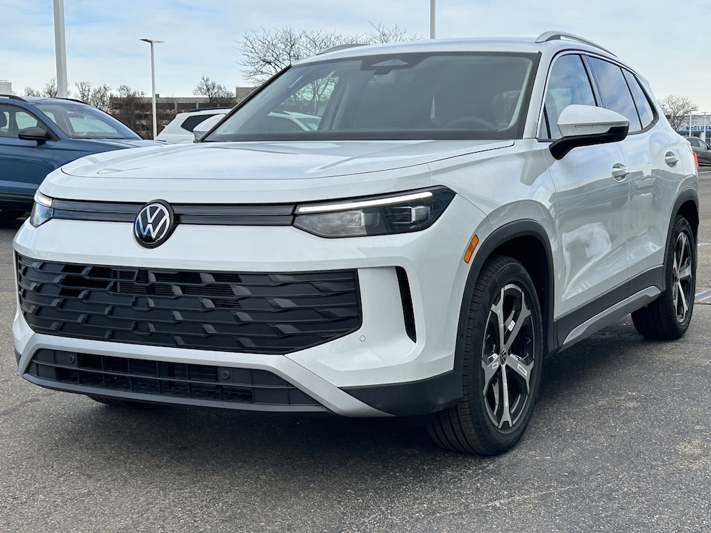 New 2026 Volkswagen Tiguan SE SUV